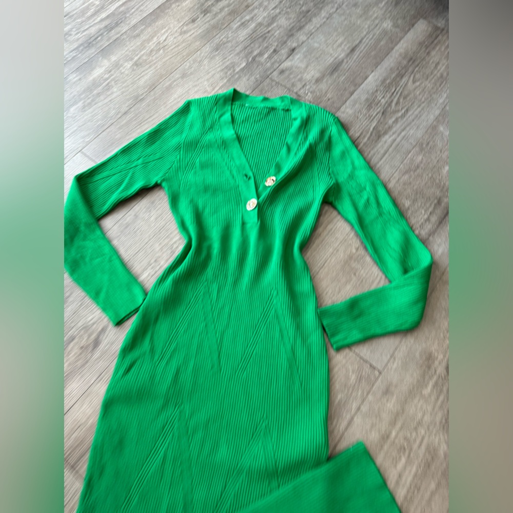 FINAL SALE✨

🌸BOUTIQUE pine green dress ✨ - Picture 11 of 15